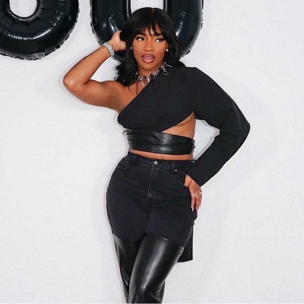 Asymmetrical One-Shoulder Black Crop Top